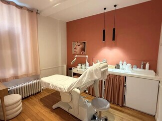 More details for Rue De Varenne, Paris - Retail to Rent