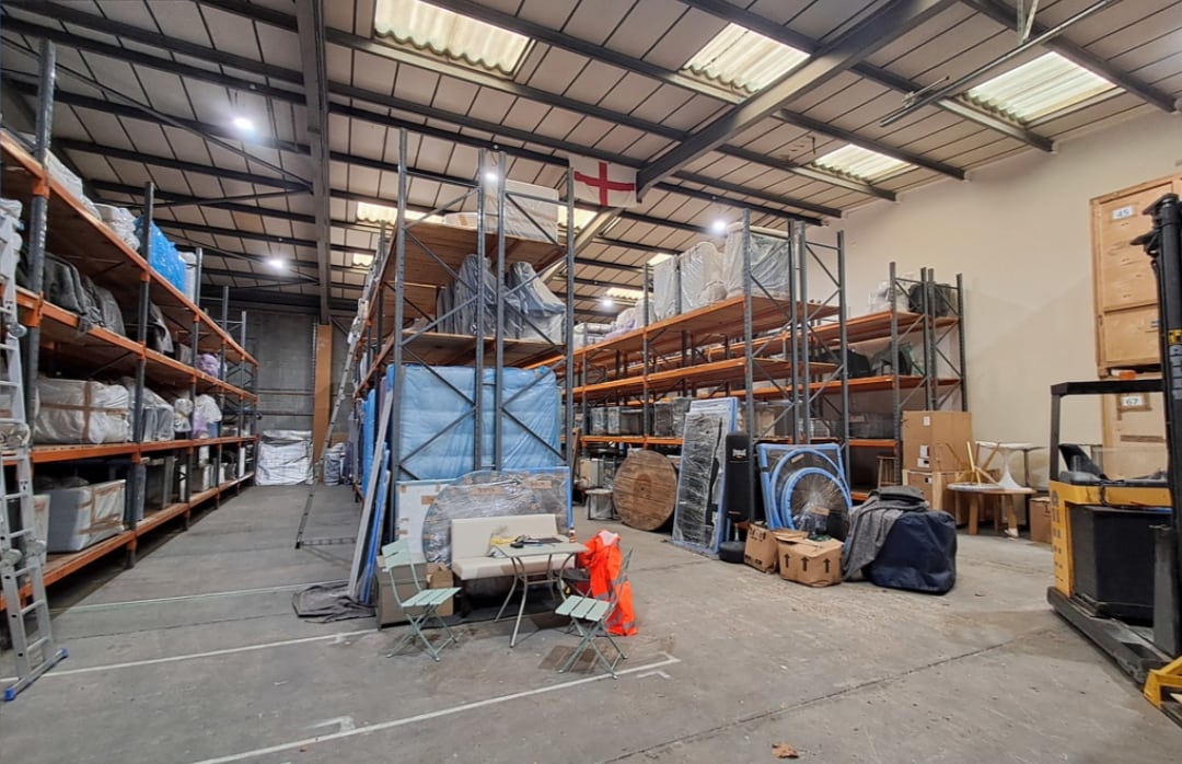 3 Lyon Rd, London to rent Interior Photo- Image 1 of 3