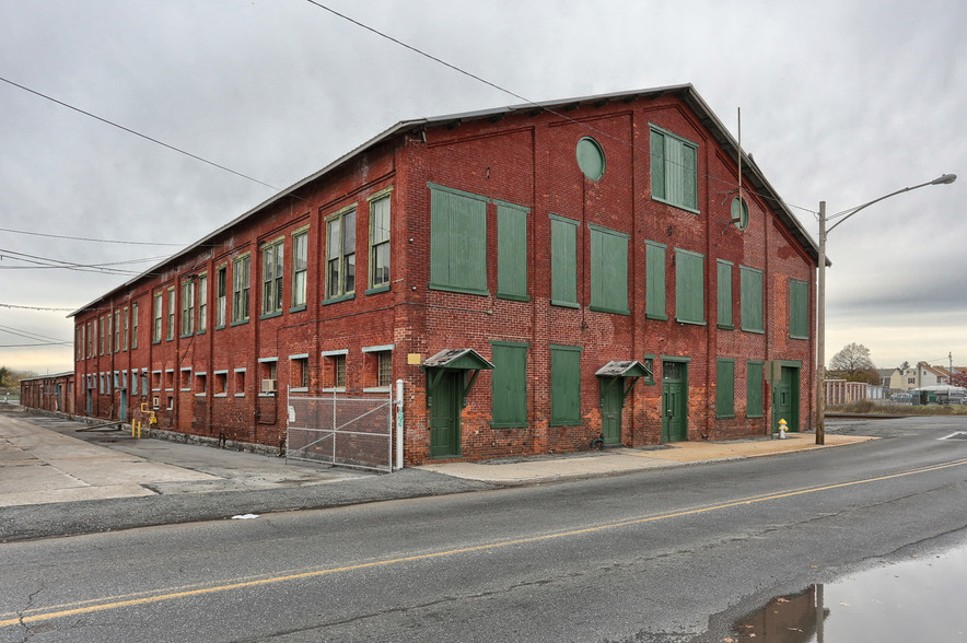 255 N Lincoln Ave, Lebanon, PA for rent - Building Photo - Image 2 of 2