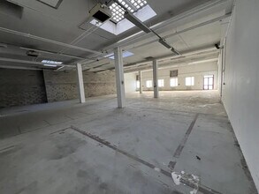 Light Industrial in Villepinte for sale Interior Photo- Image 2 of 14