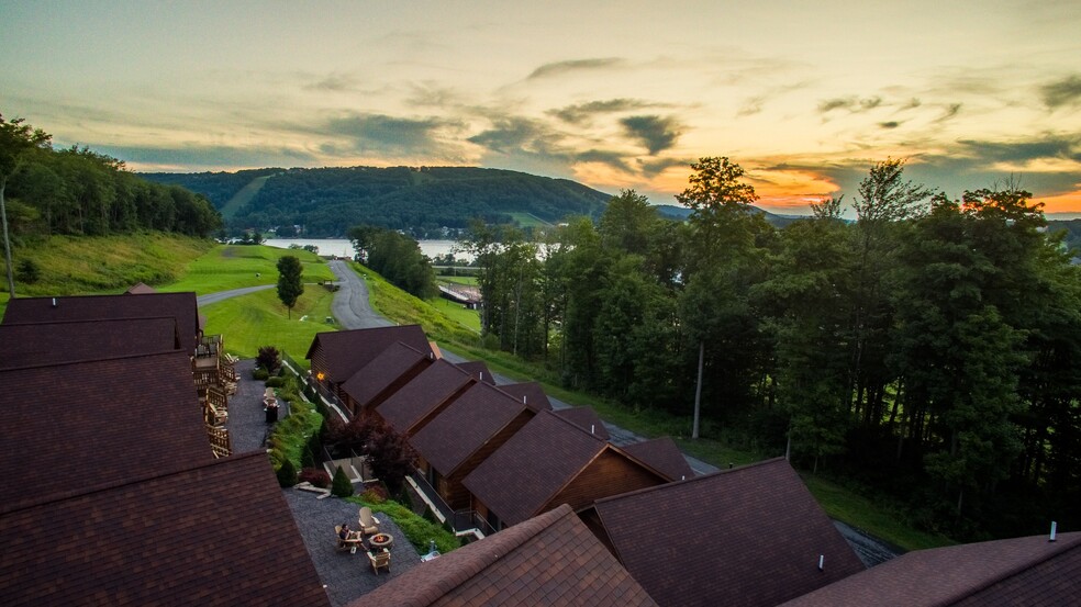 The Lodges at Sunset Village portfolio of 2 properties for sale on LoopNet.co.uk - Building Photo - Image 1 of 12