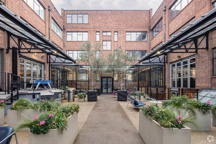 114 Power Rd, London to rent - Other - Image 1 of 73