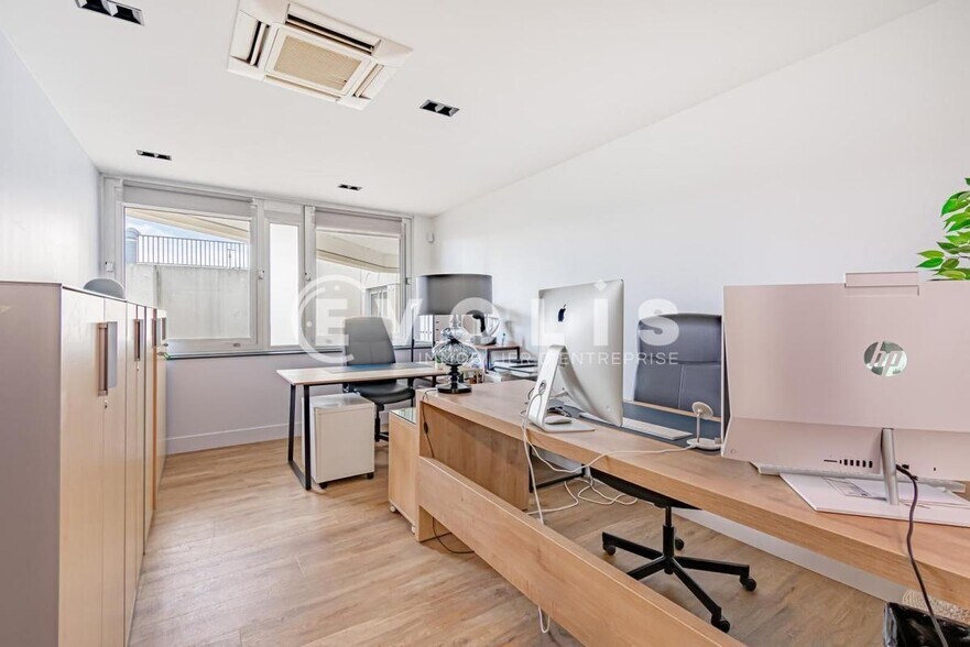 Office in Saint-Maur-des-Fossés to rent - Interior Photo - Image 2 of 10
