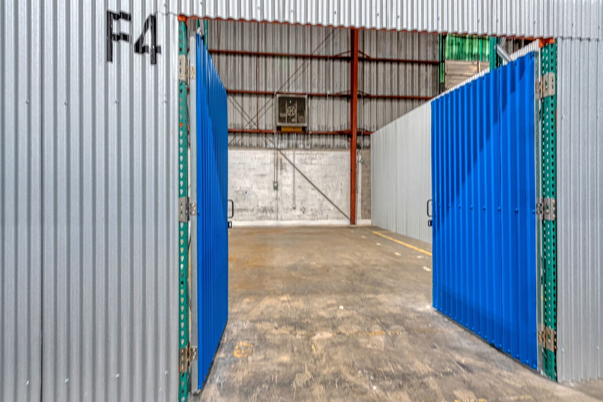 5806 N 53rd St, Tampa, FL to rent Interior Photo- Image 1 of 4