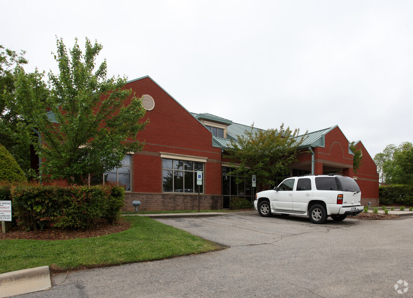 1422 E Millbrook Rd, Raleigh, NC for sale - Primary Photo - Image 1 of 1