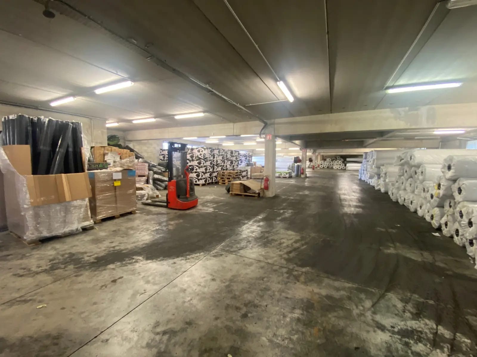 Industrial in Aubagne to rent Interior Photo- Image 1 of 2