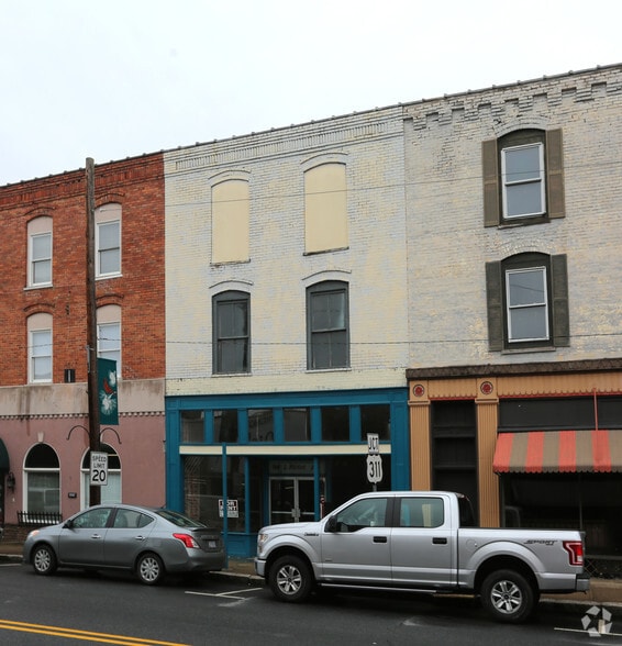 104 S Market St, Madison, NC for rent - Primary Photo - Image 1 of 5