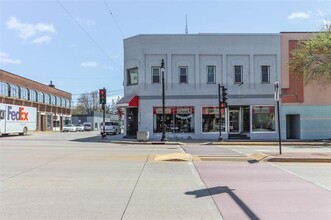 401 S Central Ave, Marshfield, WI for sale Primary Photo- Image 1 of 39