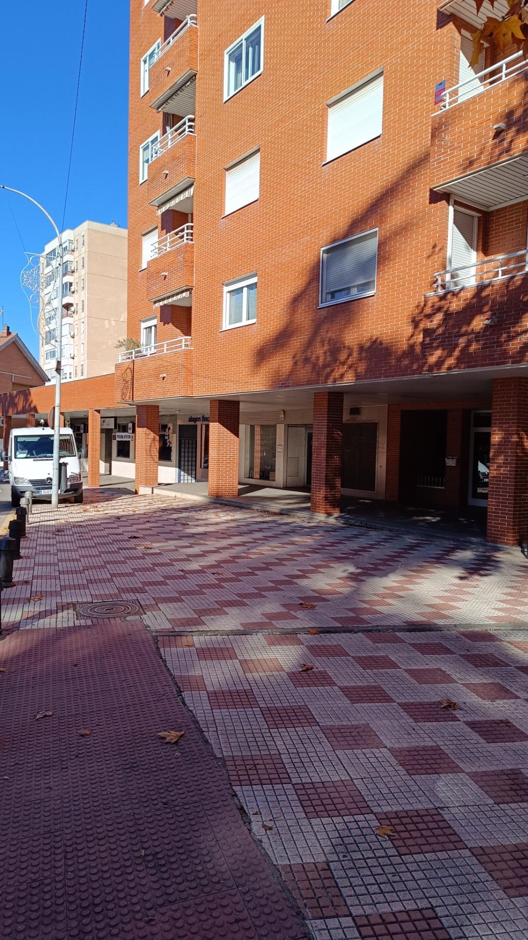 Co-working Space in Guadalajara, Guadalajara to rent Building Photo- Image 1 of 7