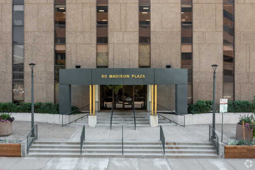 90 Madison St, Denver, CO to rent - Building Photo - Image 3 of 12