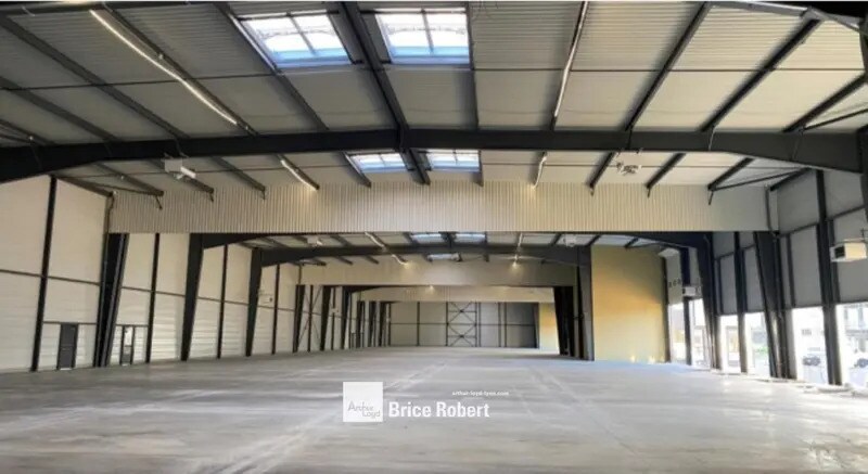 Light Industrial in Saint-Priest to rent - Interior Photo - Image 2 of 7