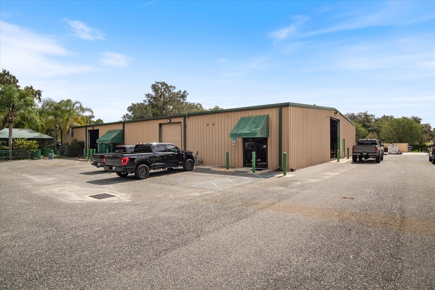 89 N Florida Ave, Center Hill, FL for sale - Building Photo - Image 1 of 1