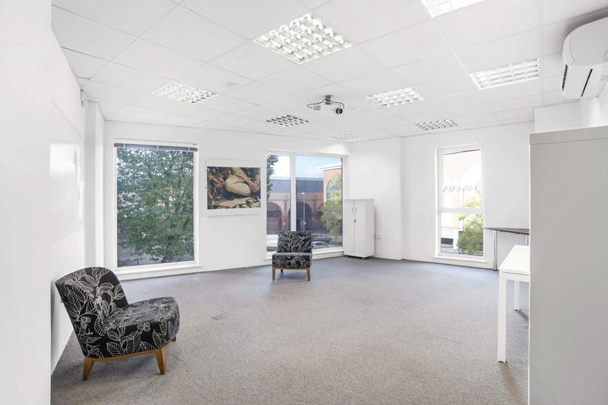 11-15 Ramsgate St, London for sale - Building Photo - Image 1 of 20