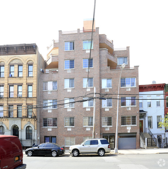 450 E 144th St, Bronx, NY for sale - Primary Photo - Image 1 of 1