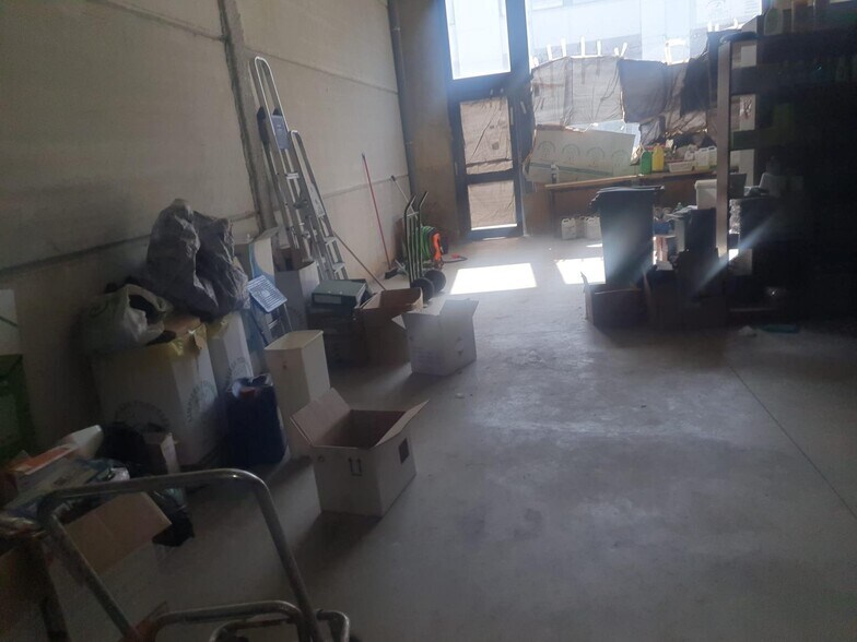 Industrial in SEVILLA, Sevilla to rent - Interior Photo - Image 2 of 8