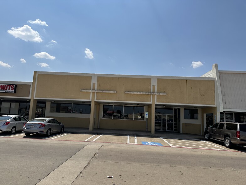 550-682 SW Wilshire Blvd, Burleson, TX for rent - Building Photo - Image 2 of 10