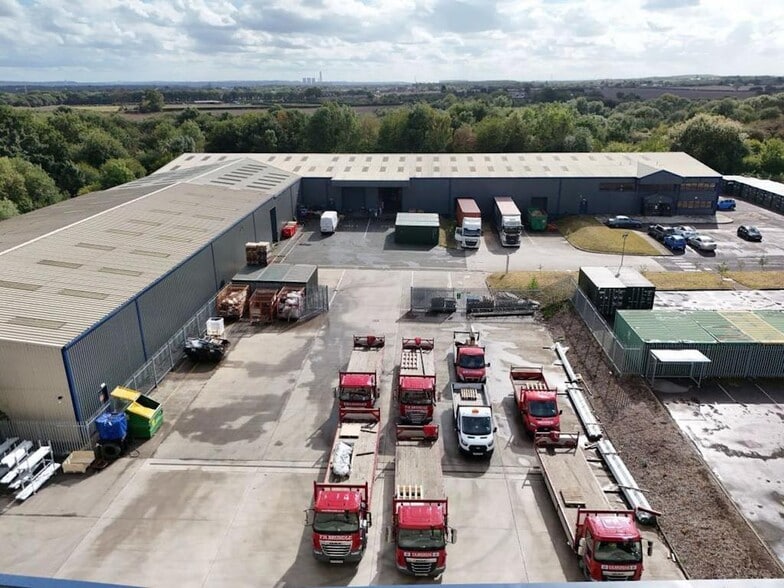 Sankey St, Newton Le Willows to rent - Building Photo - Image 3 of 4