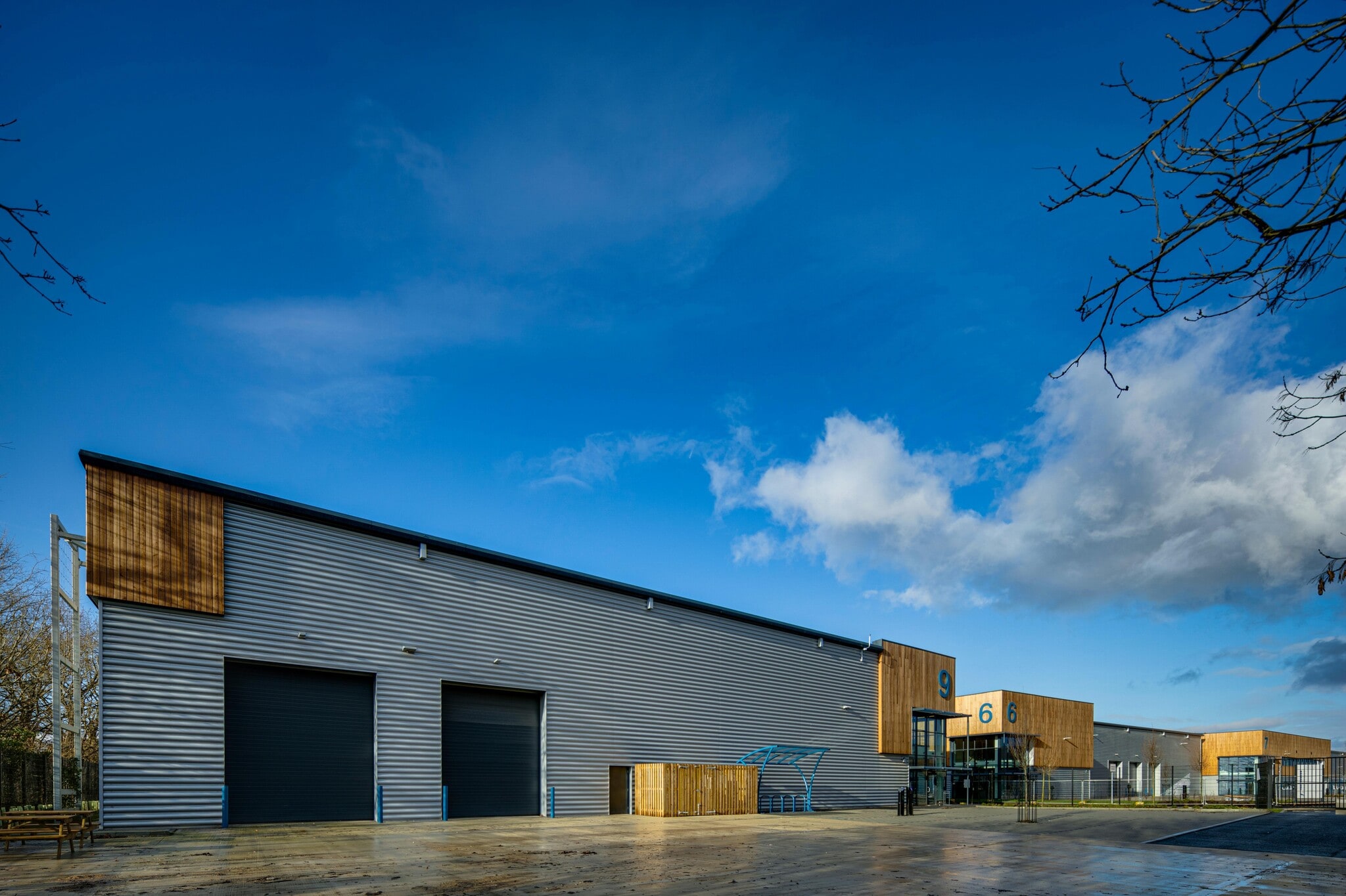 Headley Rd E, Reading to rent Primary Photo- Image 1 of 12