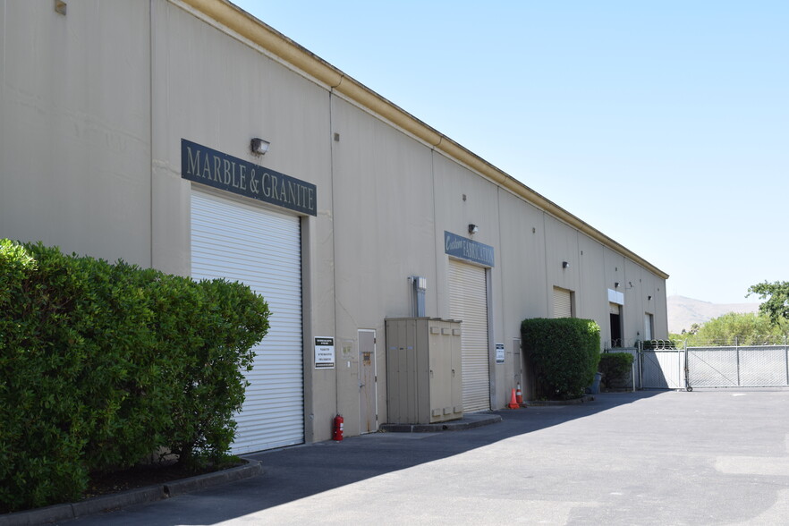 750 Link Rd, Fairfield, CA for rent - Building Photo - Image 2 of 3