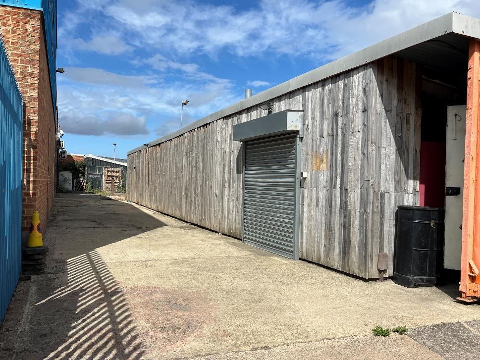 The Runnings, Cheltenham to rent Building Photo- Image 1 of 3