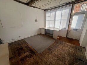 9-11 Eagle St, Ipswich to rent Interior Photo- Image 2 of 3