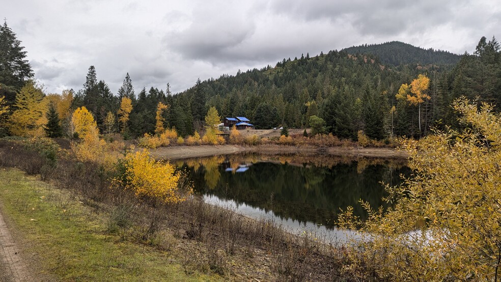 2999 Speaker Rd, Wolf Creek, OR for sale - Building Photo - Image 2 of 6