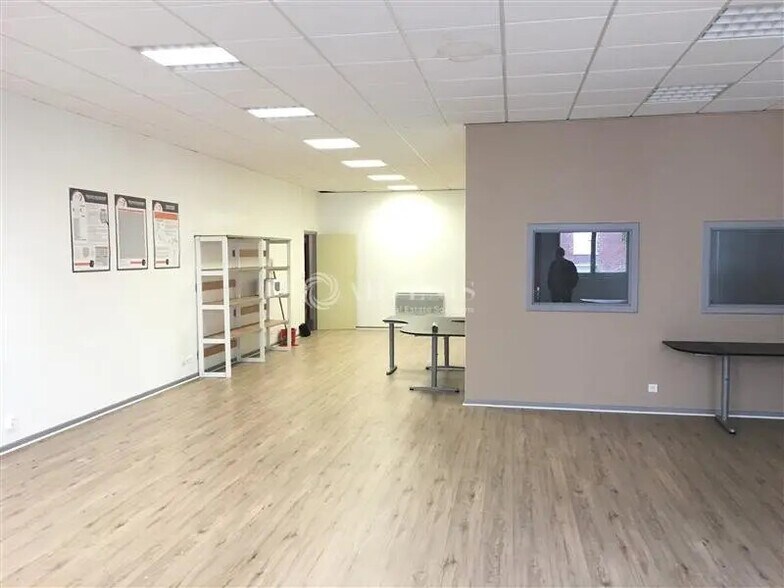 Office in Lille to rent - Building Photo - Image 2 of 7
