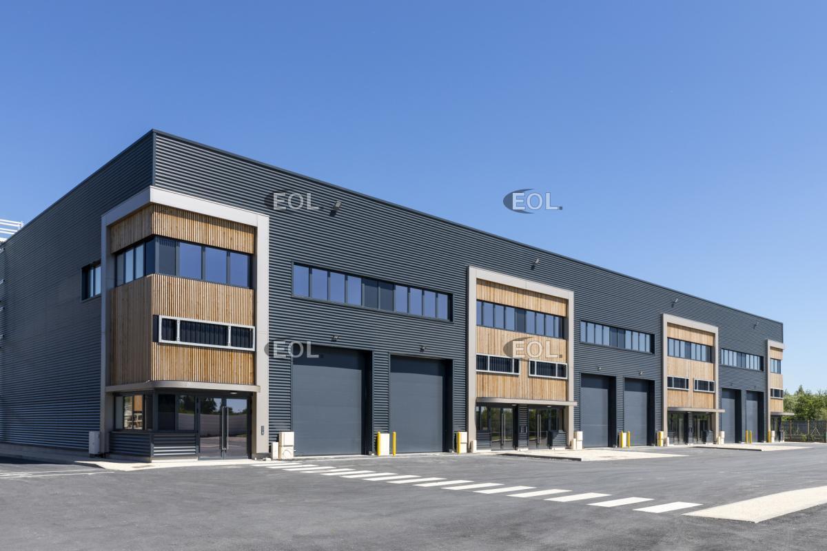 Light Industrial in Vaires-sur-Marne to rent Building Photo- Image 1 of 8
