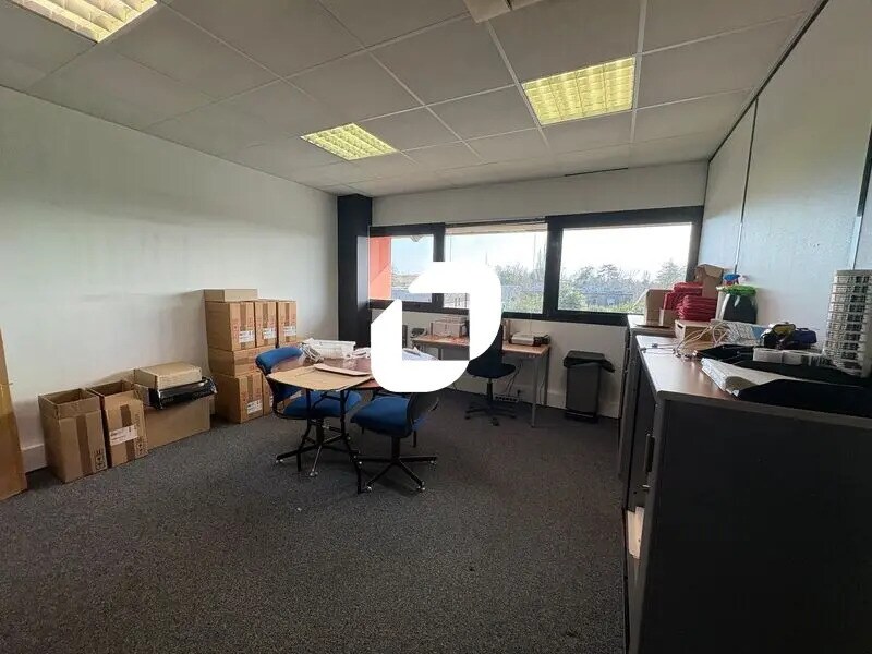 Office in Floirac to rent Interior Photo- Image 1 of 8