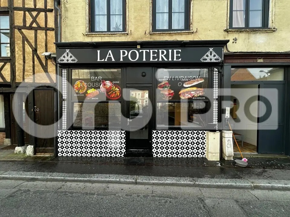 Location Commerce 25 m² - Photo 1