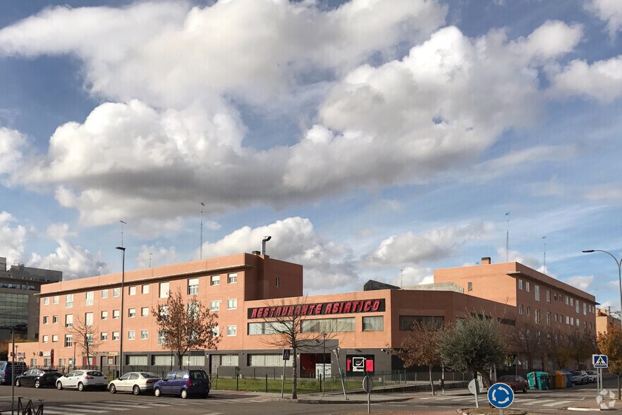 Avenida de Velázquez, 2, Rivas-Vaciamadrid, Madrid for sale - Building Photo - Image 2 of 2