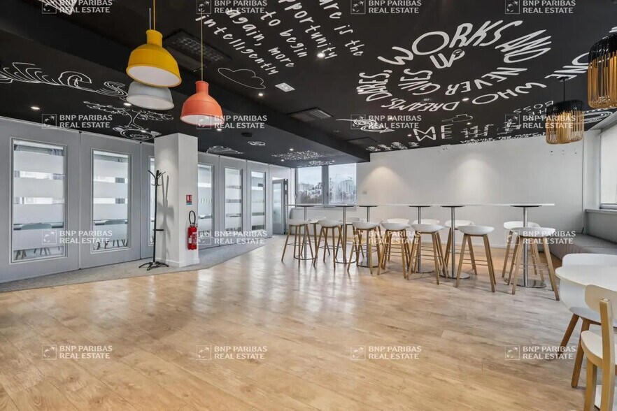 Office in Bourg-la-Reine to rent - Interior Photo - Image 3 of 13
