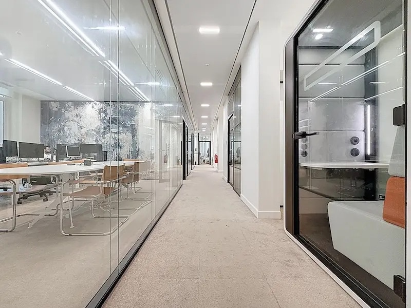 Location Bureaux 440 m² - Photo 1