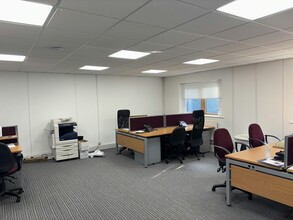 4 Royds Hall Rd, Leeds to rent Interior Photo- Image 1 of 4