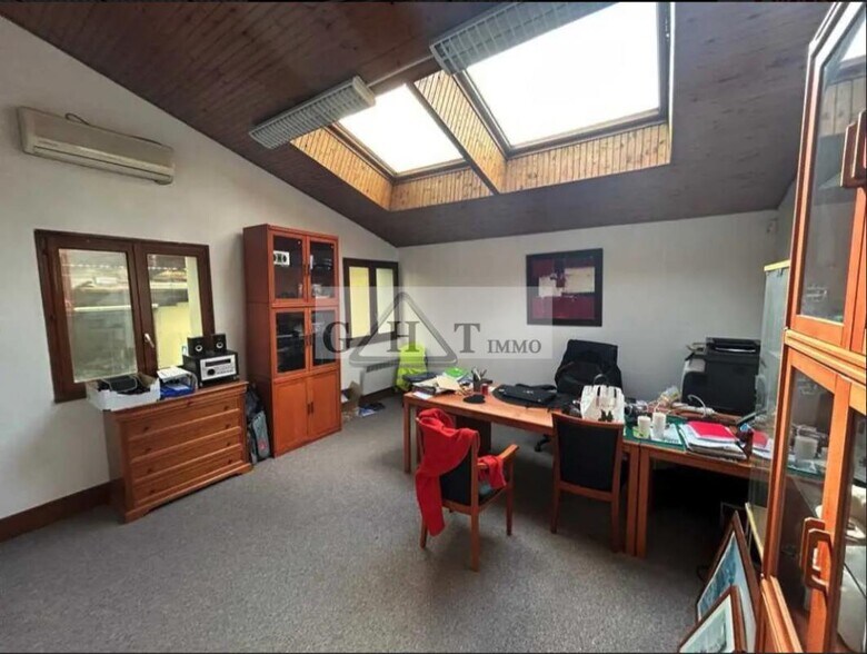 Industrial in Bagnolet to rent - Interior Photo - Image 3 of 6