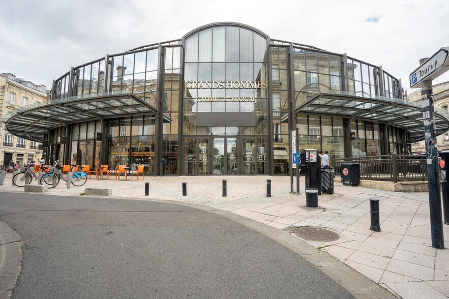 Office in Bordeaux to rent - Building Photo - Image 2 of 10