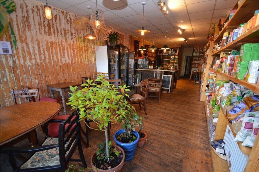 12 Prospect St, Bridlington for sale - Building Photo - Image 3 of 23