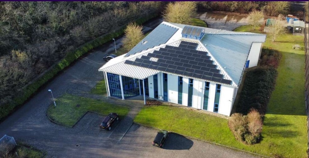 Range Rd, Witney to rent - Primary Photo - Image 1 of 3