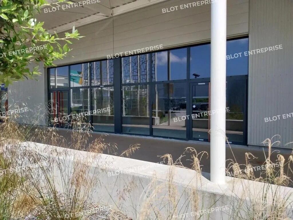 Vente Commerce 550 m² - Photo 1