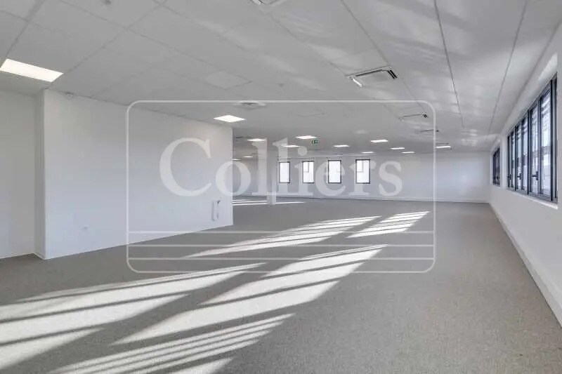 Office in Vitrolles to rent - Building Photo - Image 2 of 10