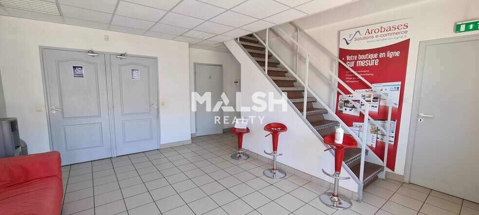 Office in Meyzieu to rent - Building Photo - Image 2 of 41