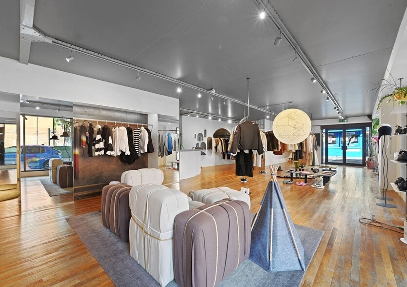 16 Chance St, London to rent - Interior Photo - Image 2 of 8