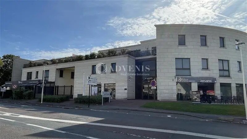 Office in Torcy to rent Building Photo- Image 1 of 12