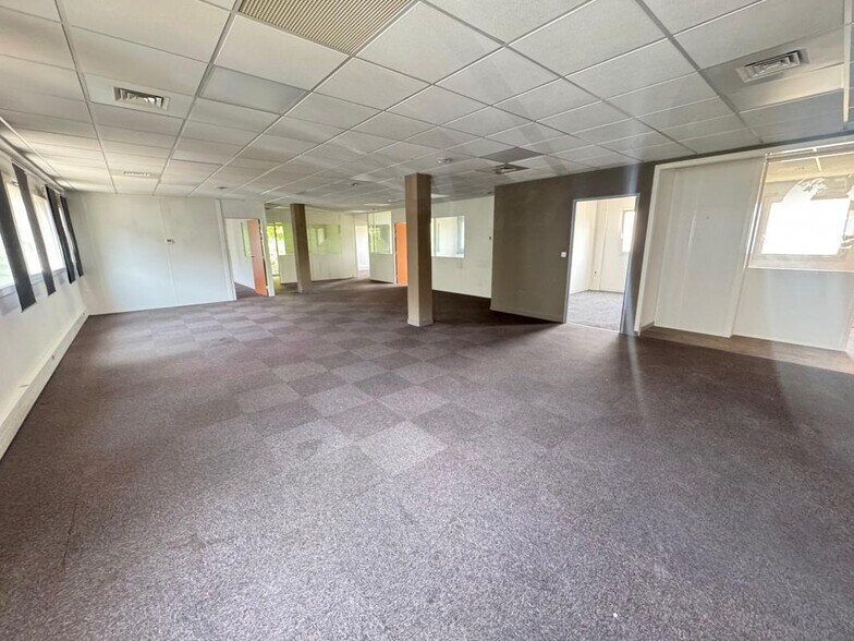 Office in Gémenos for sale - Interior Photo - Image 2 of 4
