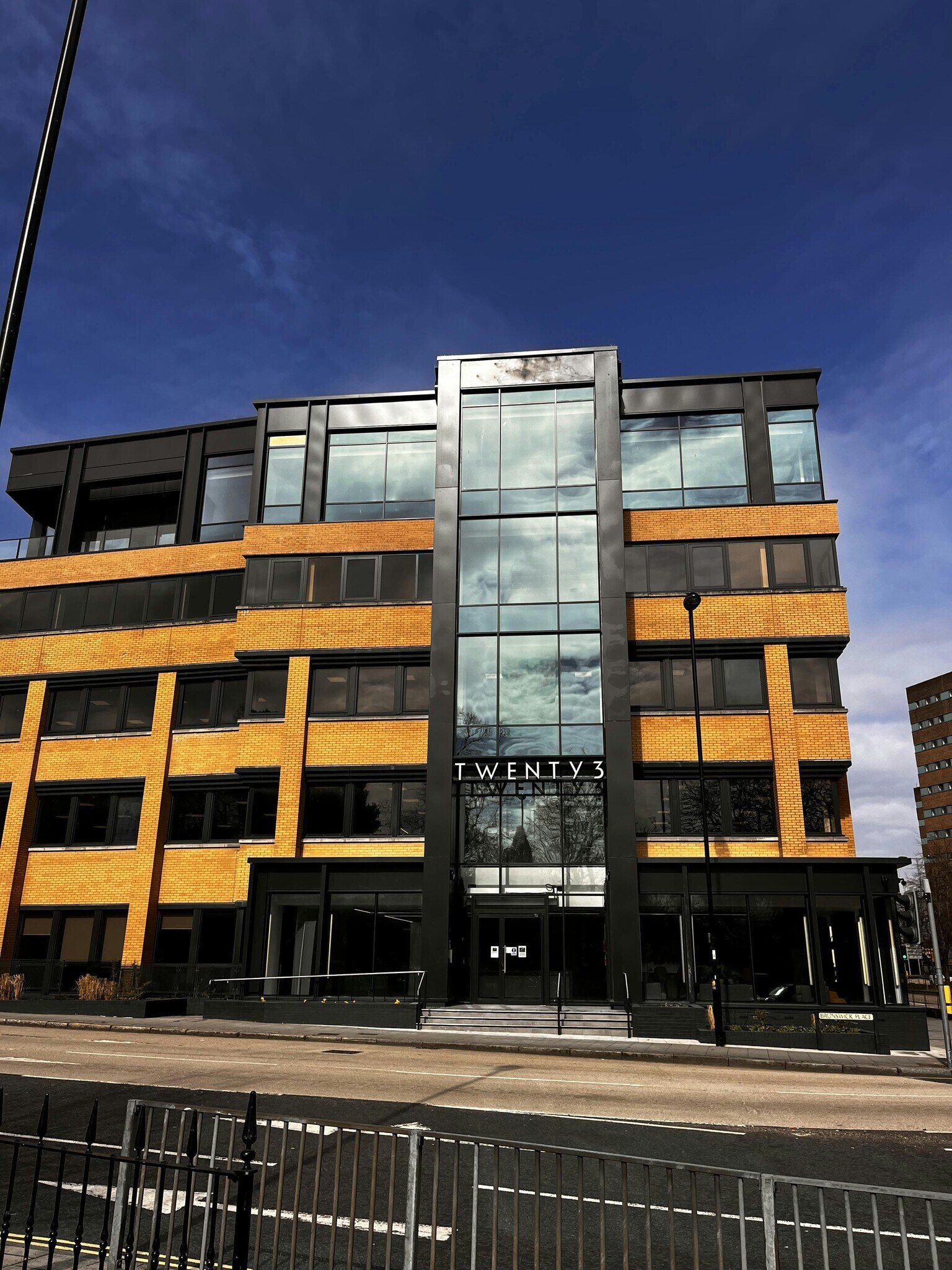 23 Brunswick Pl, Southampton to rent Primary Photo- Image 1 of 7