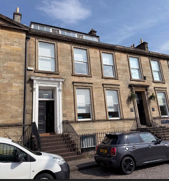 13 Glasgow Rd, Paisley to rent - Building Photo - Image 2 of 3