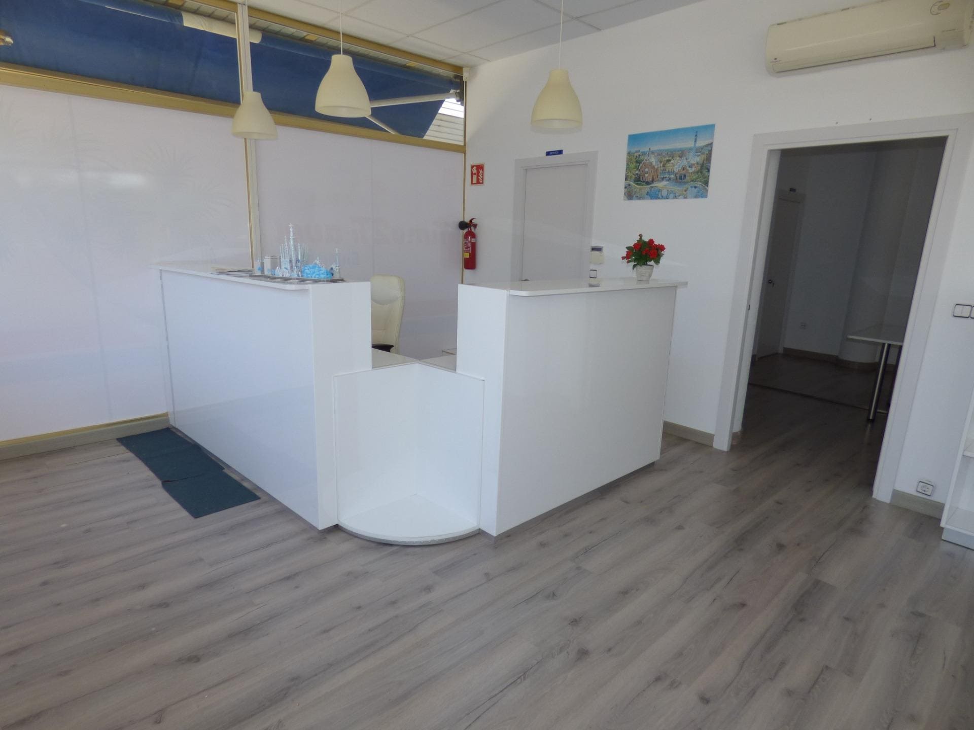 Office / Retail in Malgrat de Mar, Barcelona to rent Interior Photo- Image 1 of 12