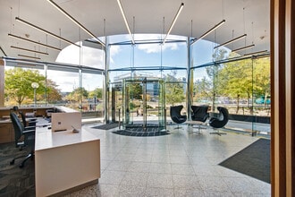 401 Grafton Gate E, Milton Keynes to rent Interior Photo- Image 2 of 6