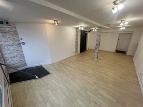 13 Devonshire Pl, Harrogate to rent Building Photo- Image 1 of 5