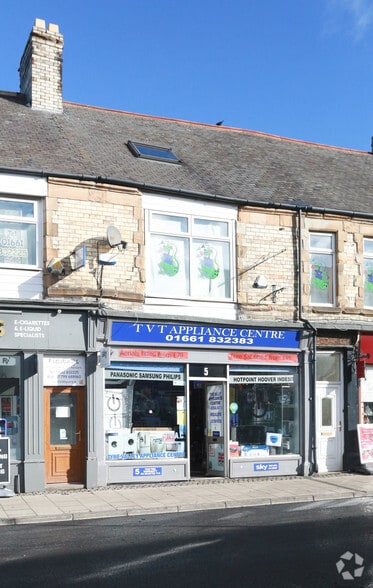 Development Opportunity for Sale portfolio of 2 properties for sale on LoopNet.co.uk - Primary Photo - Image 2 of 2